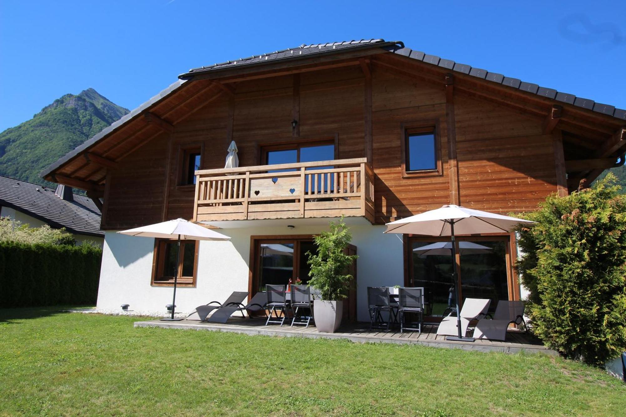 Gite Balneo Au Coeur Des Alpes Taninges Buitenkant foto
